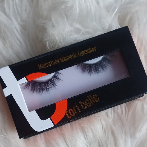 Tori Belle Eyelashes - Picture 1 of 7